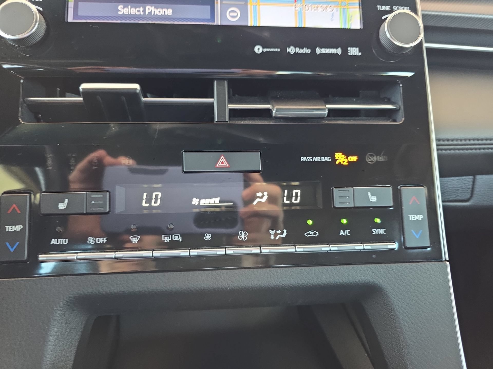 Used 2020 Toyota Avalon XSE FWD image 23