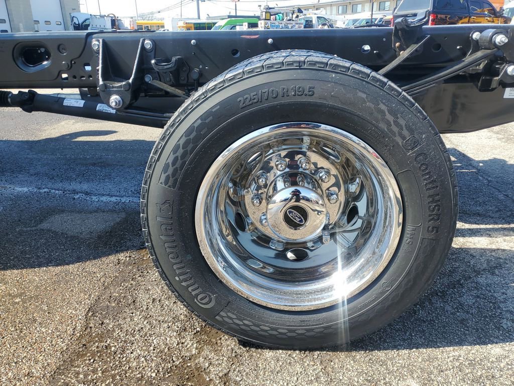 New 2026 Ford F450 4x4 Regular Cab Super Duty image 11