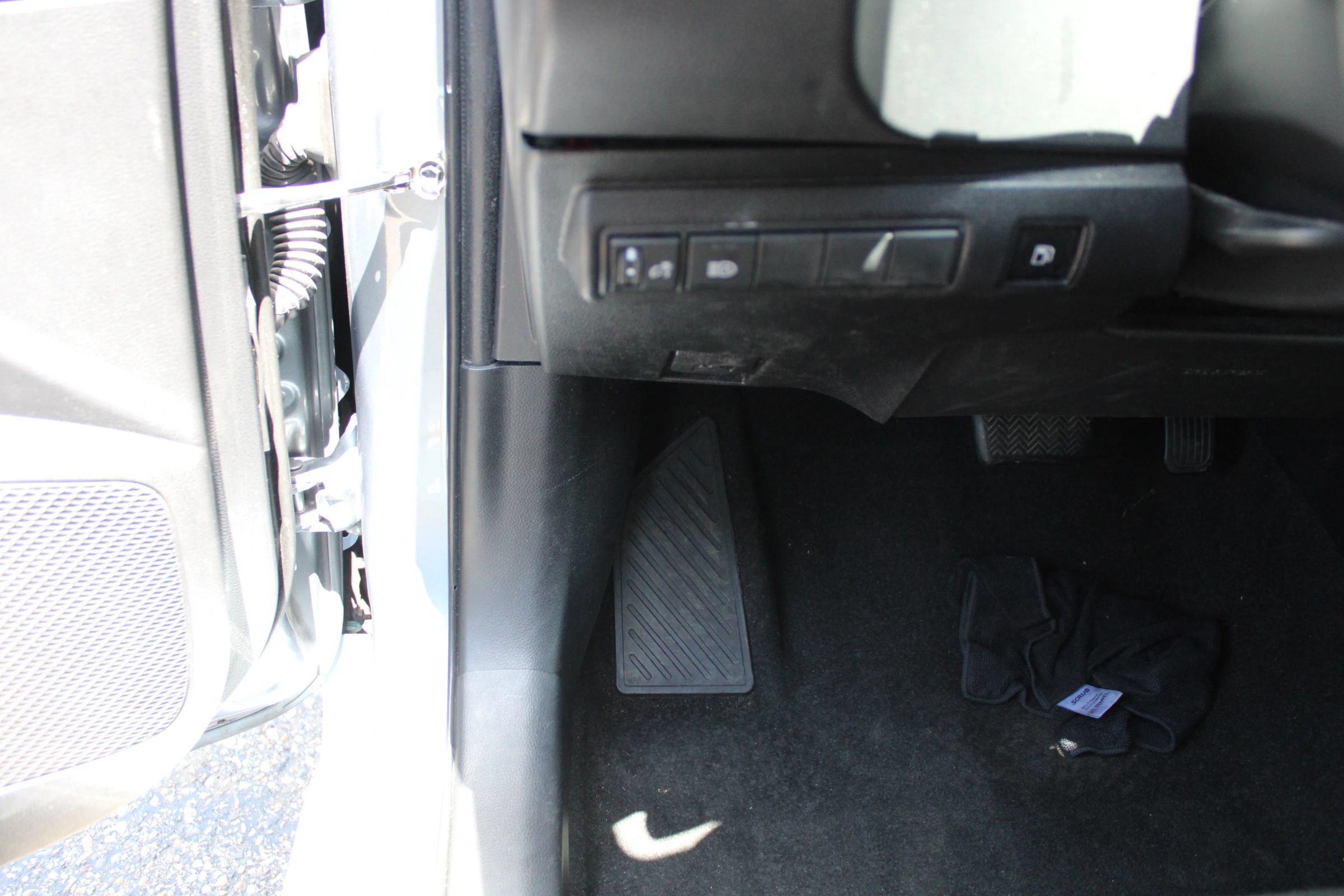 Used 2022 Toyota Corolla LE FWD image 10
