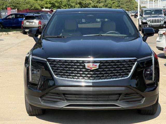Used 2024 Cadillac XT4 Luxury FWD image 7