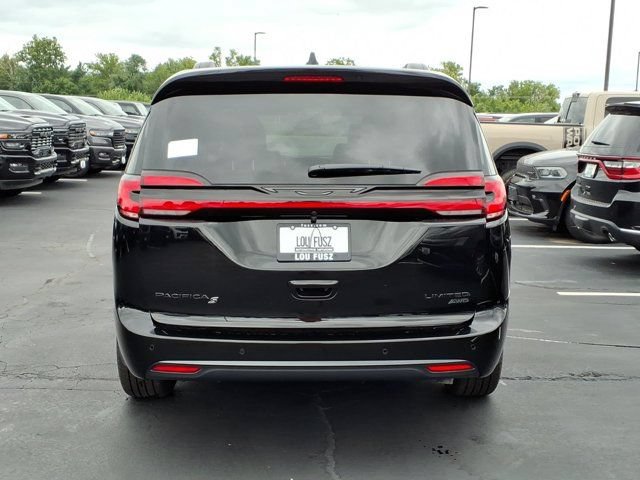 New 2027 Chrysler Pacifica Limited AWD/4WD image 20