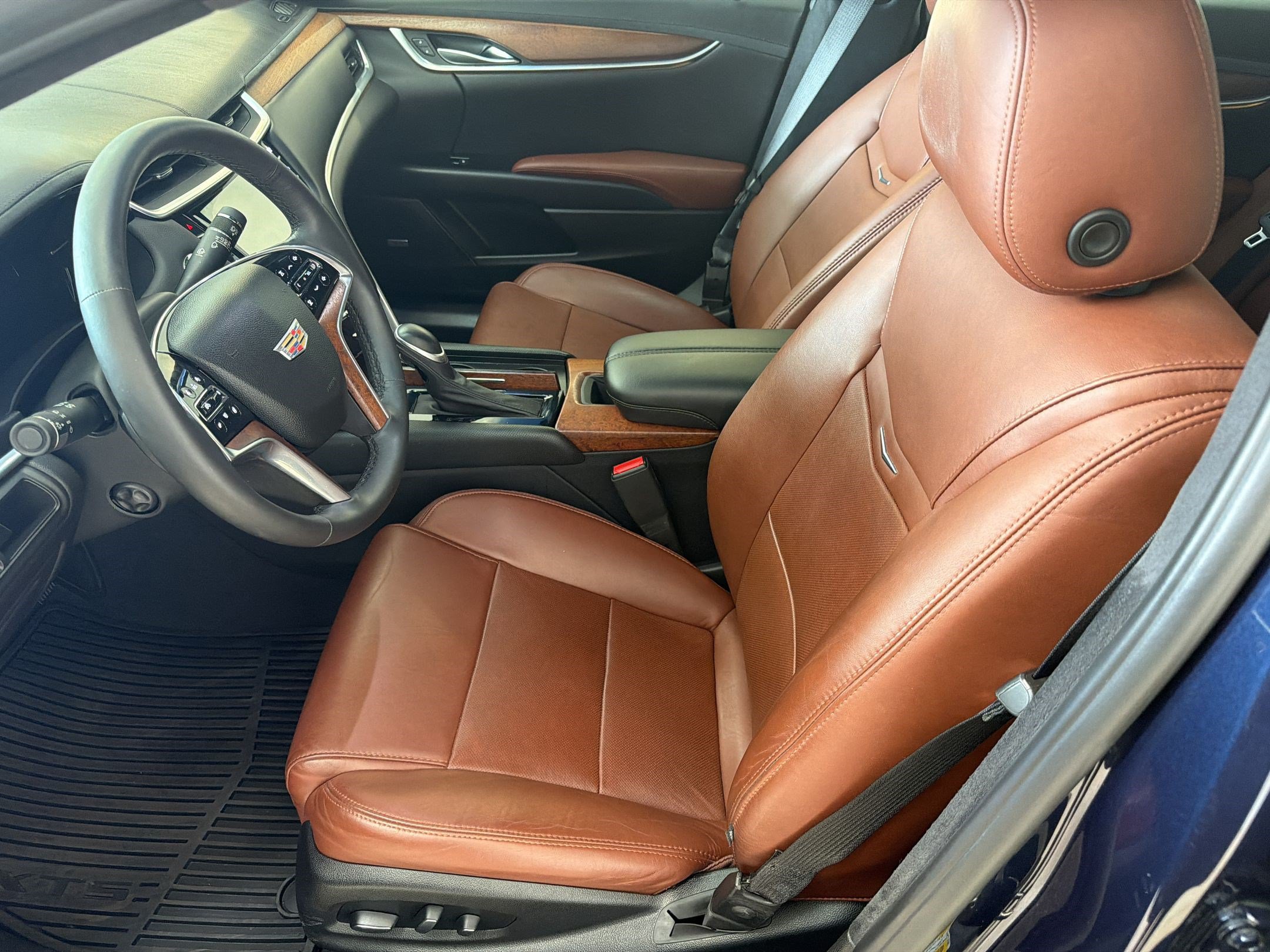 Used 2018 Cadillac XTS Luxury w/ Driver Awareness Package FWD image 5