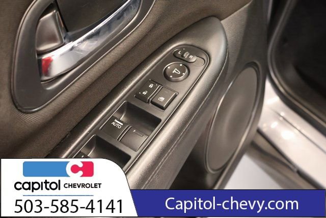 Used 2017 Honda HR-V LX image 10