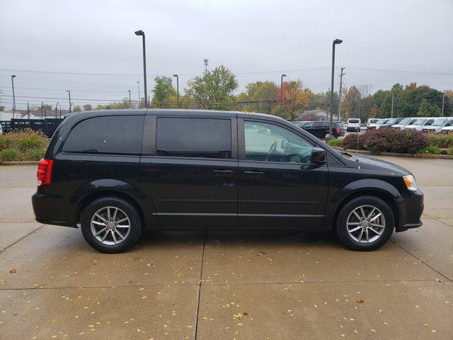 Used 2016 Dodge Grand Caravan SE FWD image 4