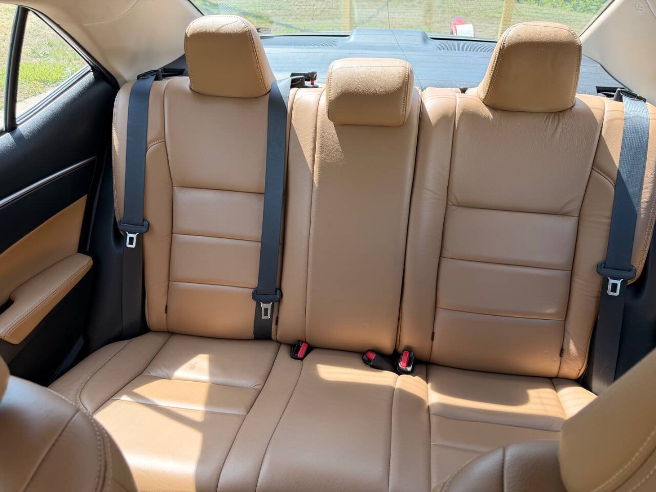 Used 2014 Toyota Corolla LE FWD image 11