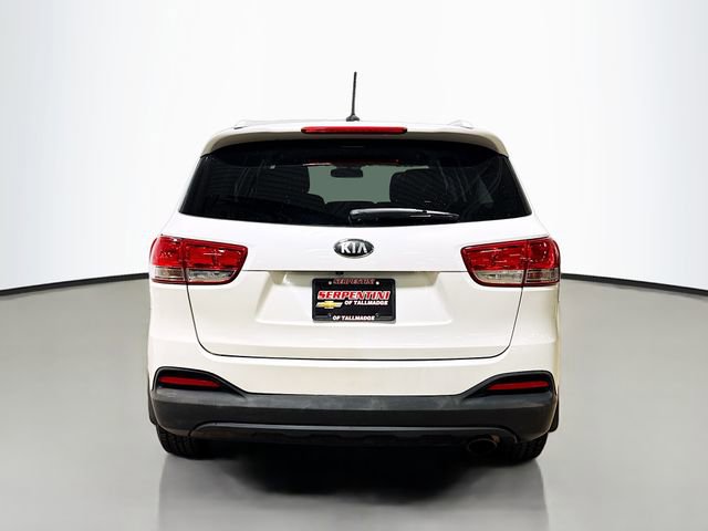 Used 2017 Kia Sorento LX image 8
