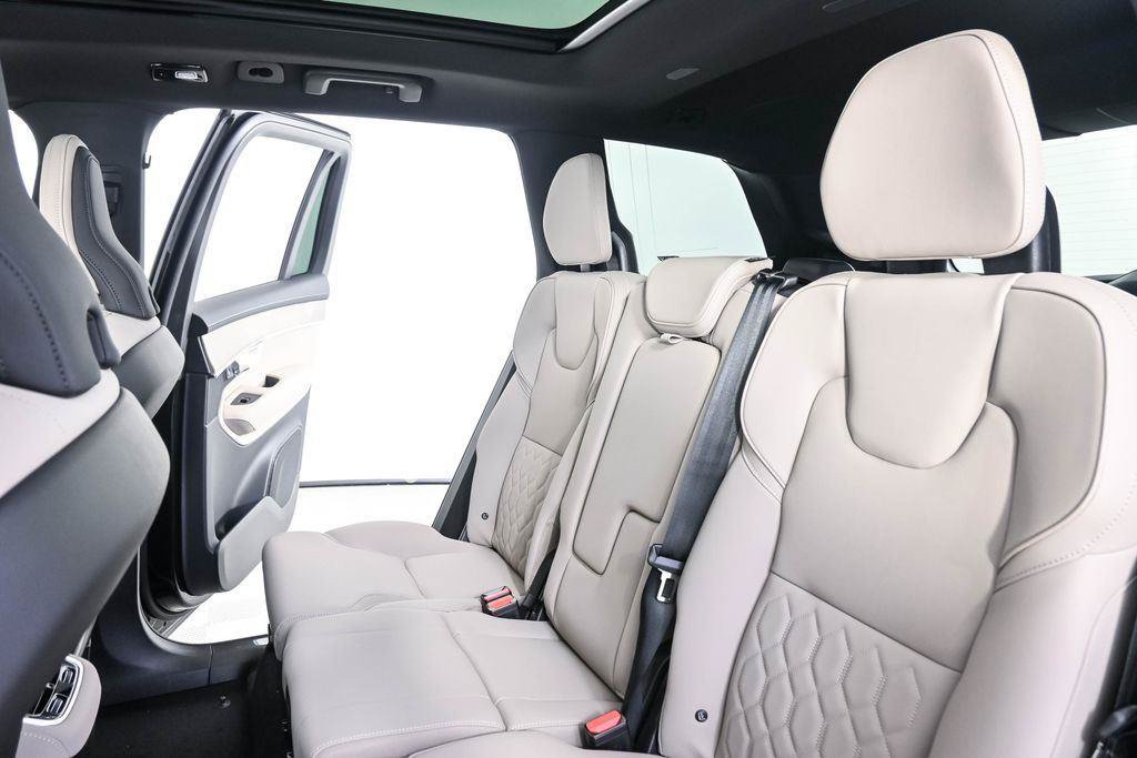 New 2026 Volvo XC90 B6 Plus w/ Protection Package Premier AWD/4WD image 20