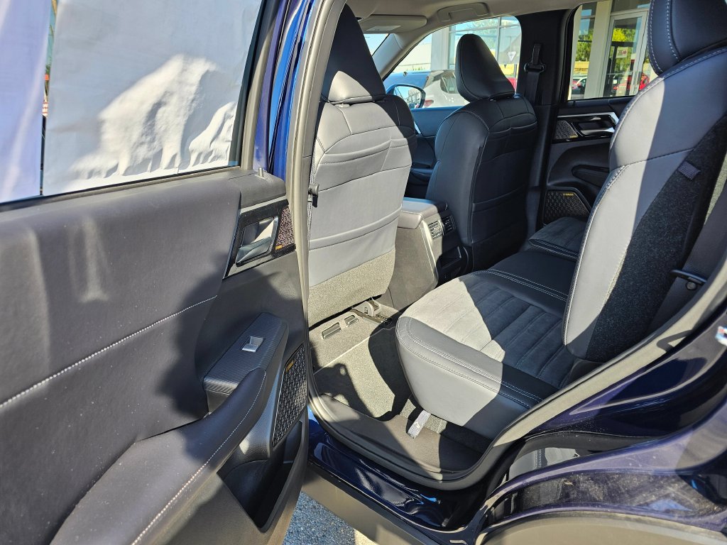 New 2026 Mitsubishi Outlander SE AWD/4WD image 11