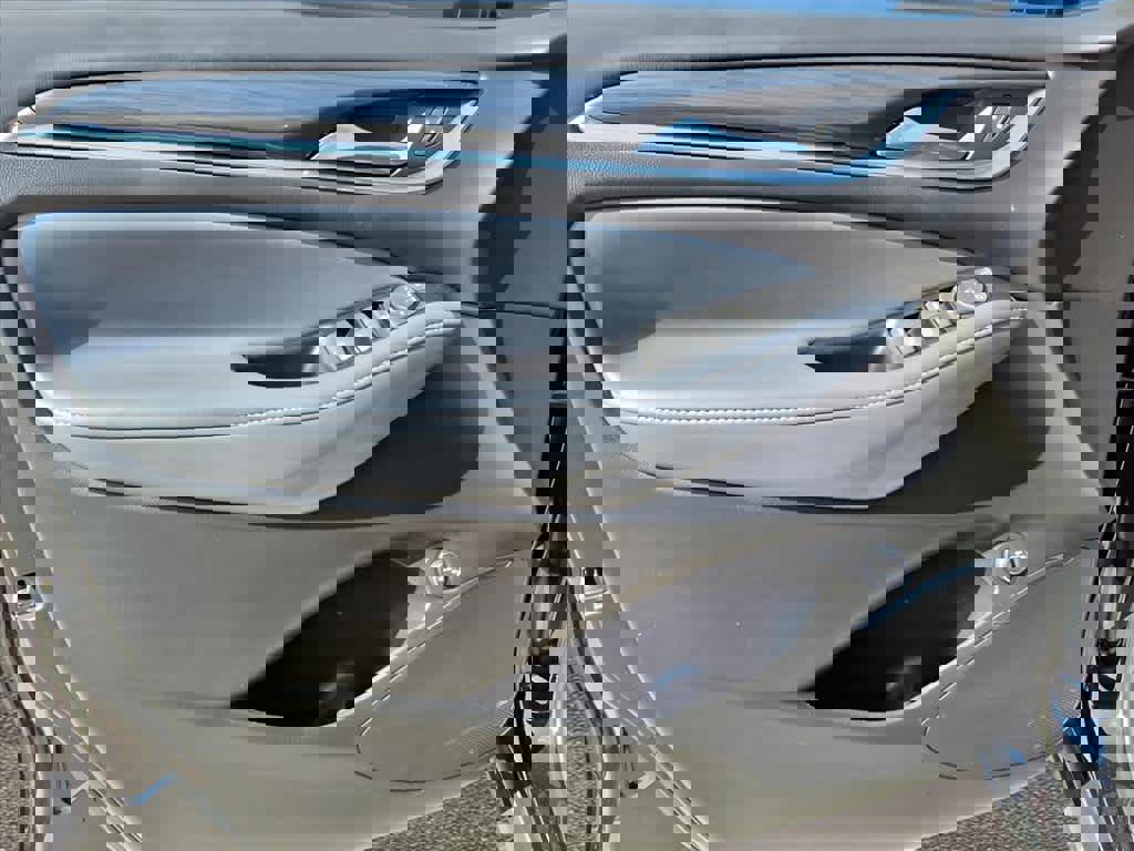 Used 2023 Buick Enclave Essence w/ Experience Buick Package image 12