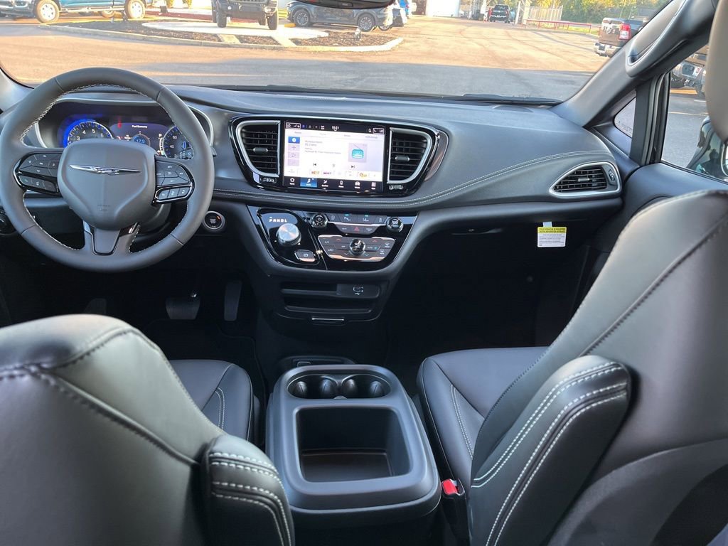 New 2026 Chrysler Pacifica Select w/ S Appearance Package image 37