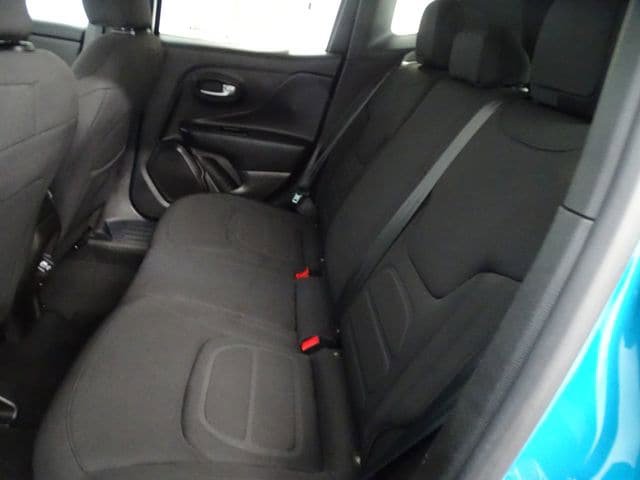 Certified 2022 Jeep Renegade Latitude AWD/4WD image 3