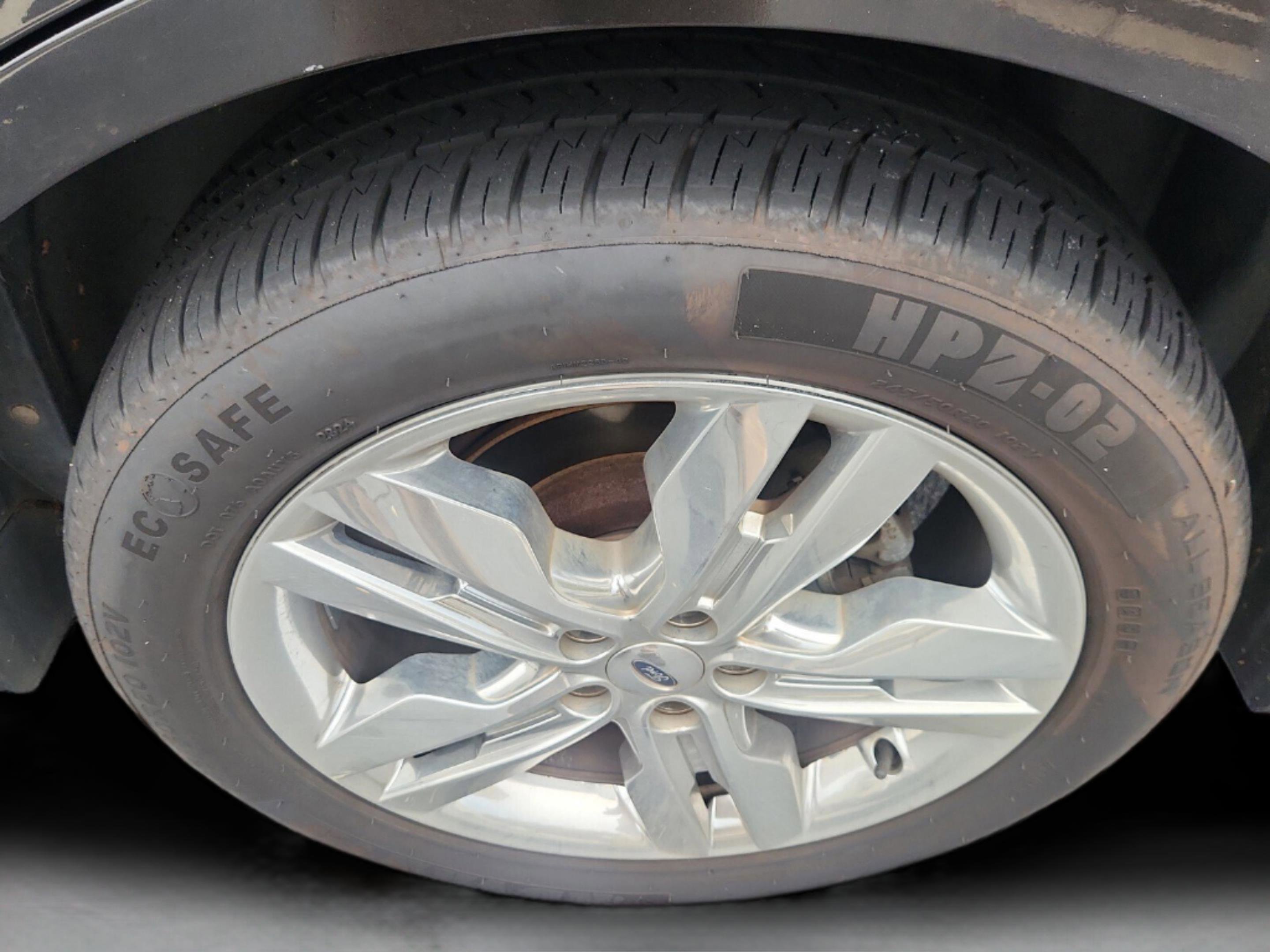 Used 2013 Ford Edge SEL image 30