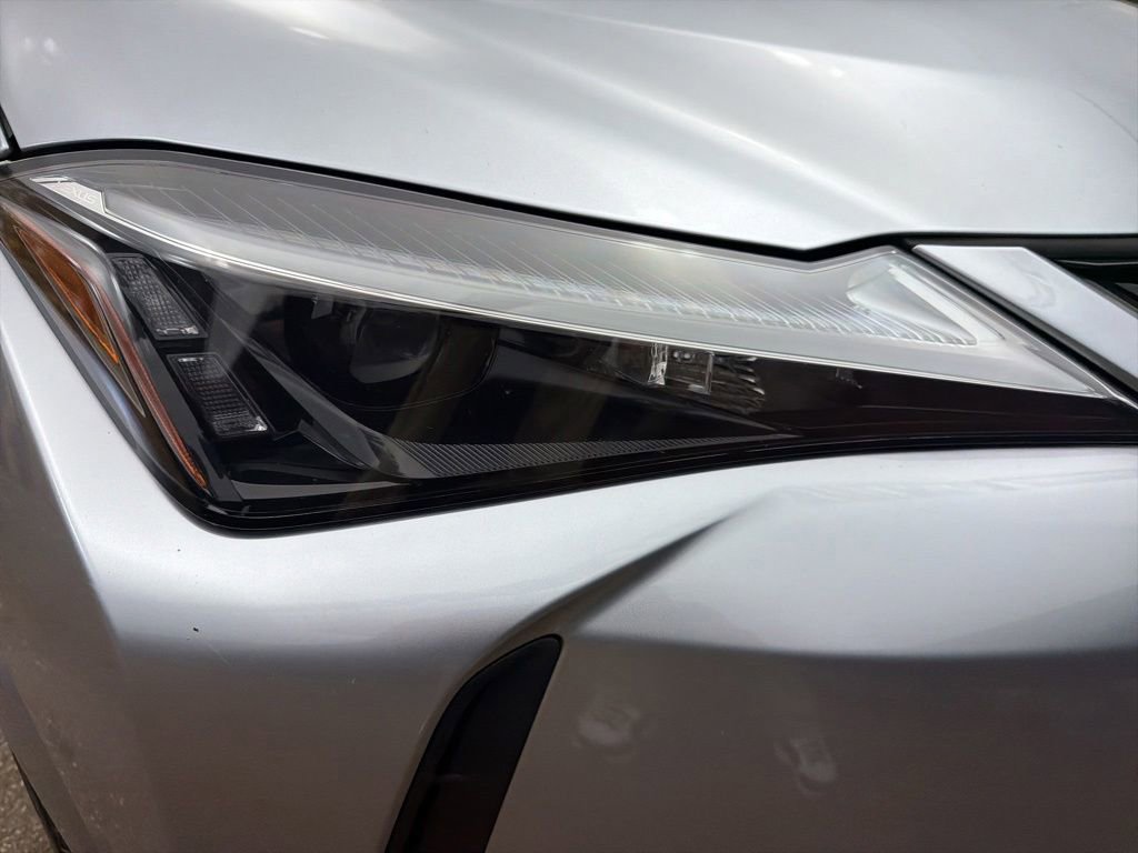 Used 2023 Lexus UX 250h AWD w/ Accessory Package (Z2) image 32