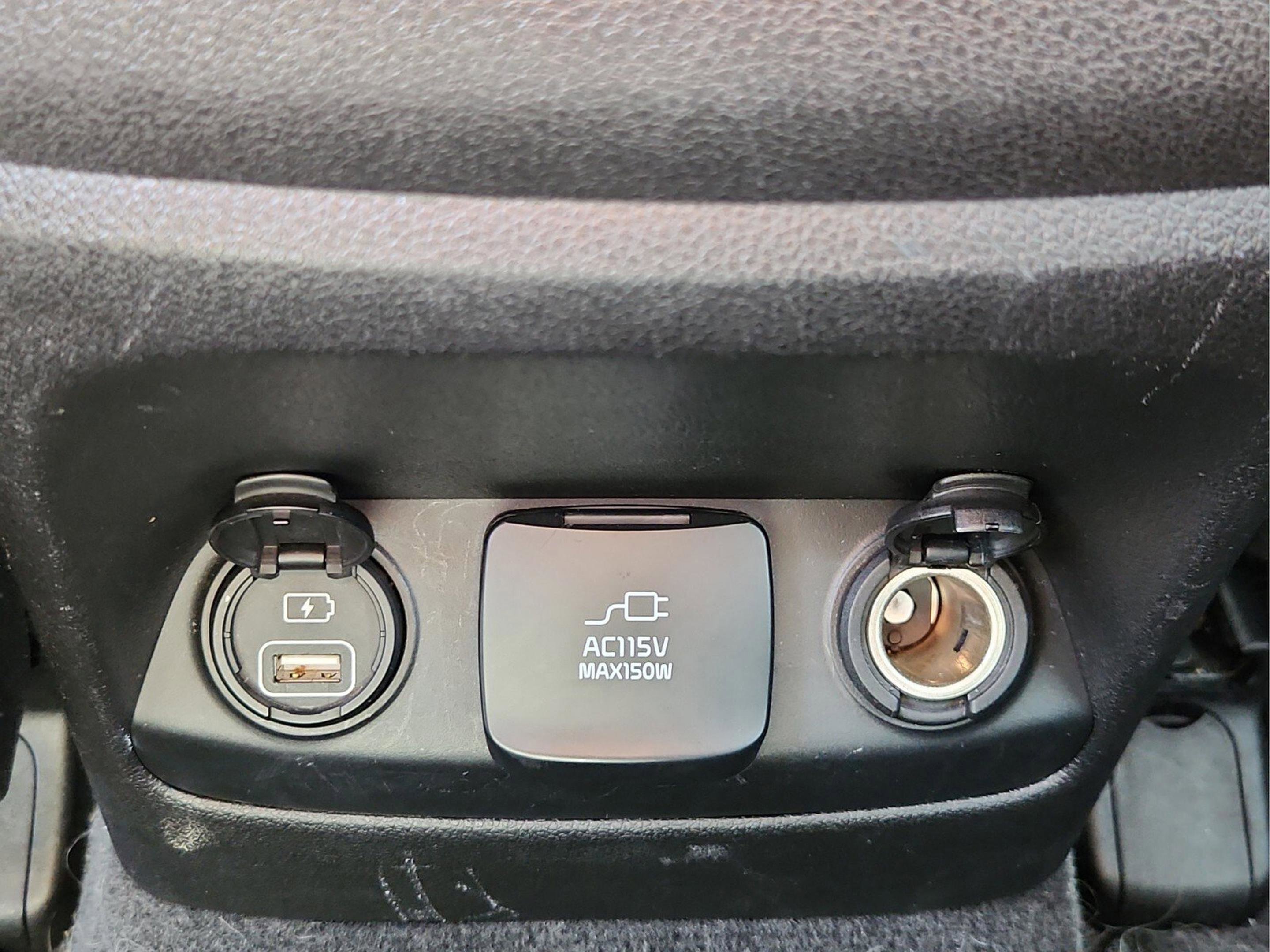 Used 2016 Kia Sorento EX w/ EX Premium Package image 12