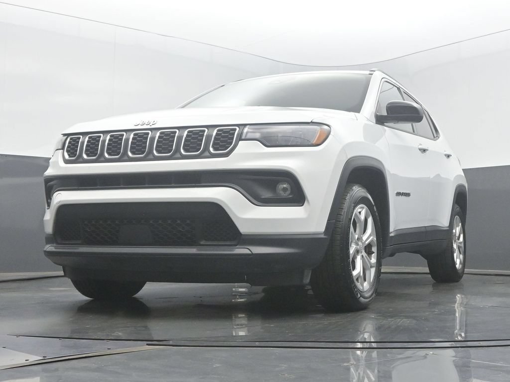 Used 2024 Jeep Compass Latitude AWD/4WD image 48