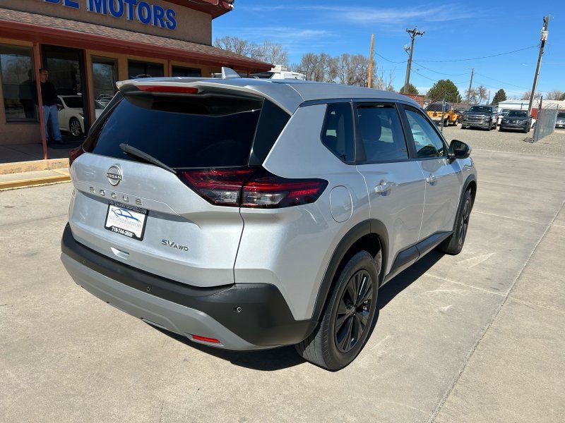 Used 2023 Nissan Rogue SV image 7