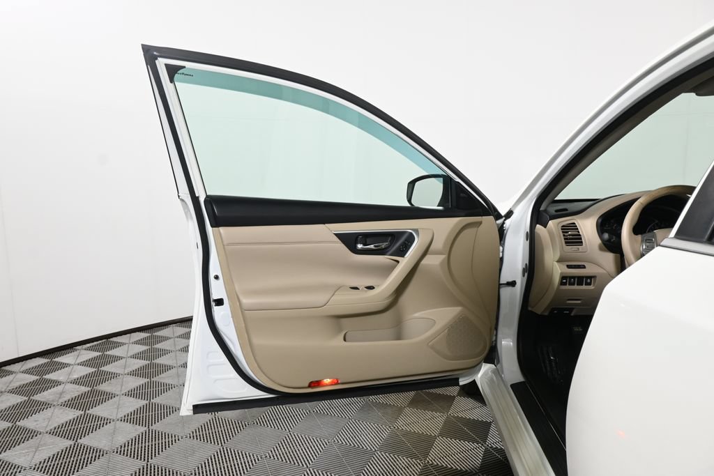 Used 2016 Nissan Altima 2.5 SL w/ Moonroof Package FWD image 29