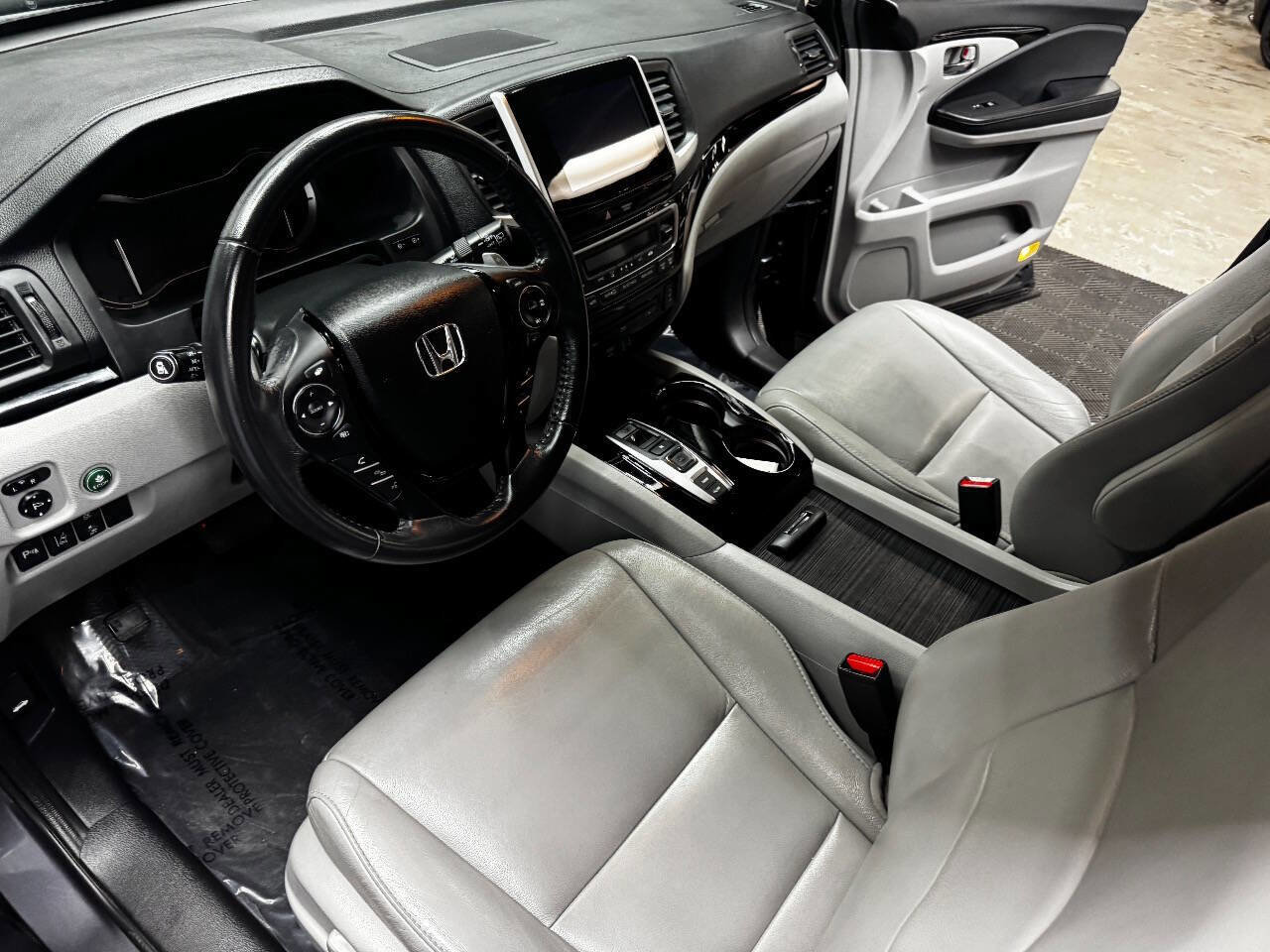 Used 2017 Honda Pilot Touring image 31