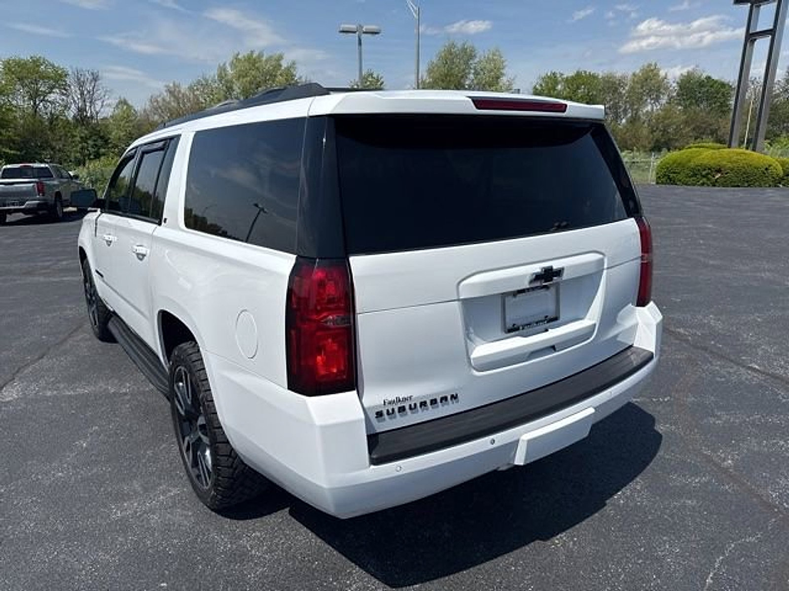 Used 2018 Chevrolet Suburban LT AWD/4WD image 7
