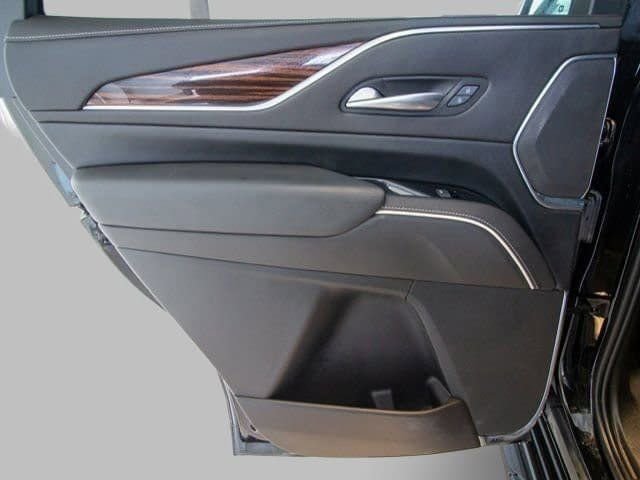 Used 2023 Cadillac Escalade Premium Luxury AWD/4WD image 15