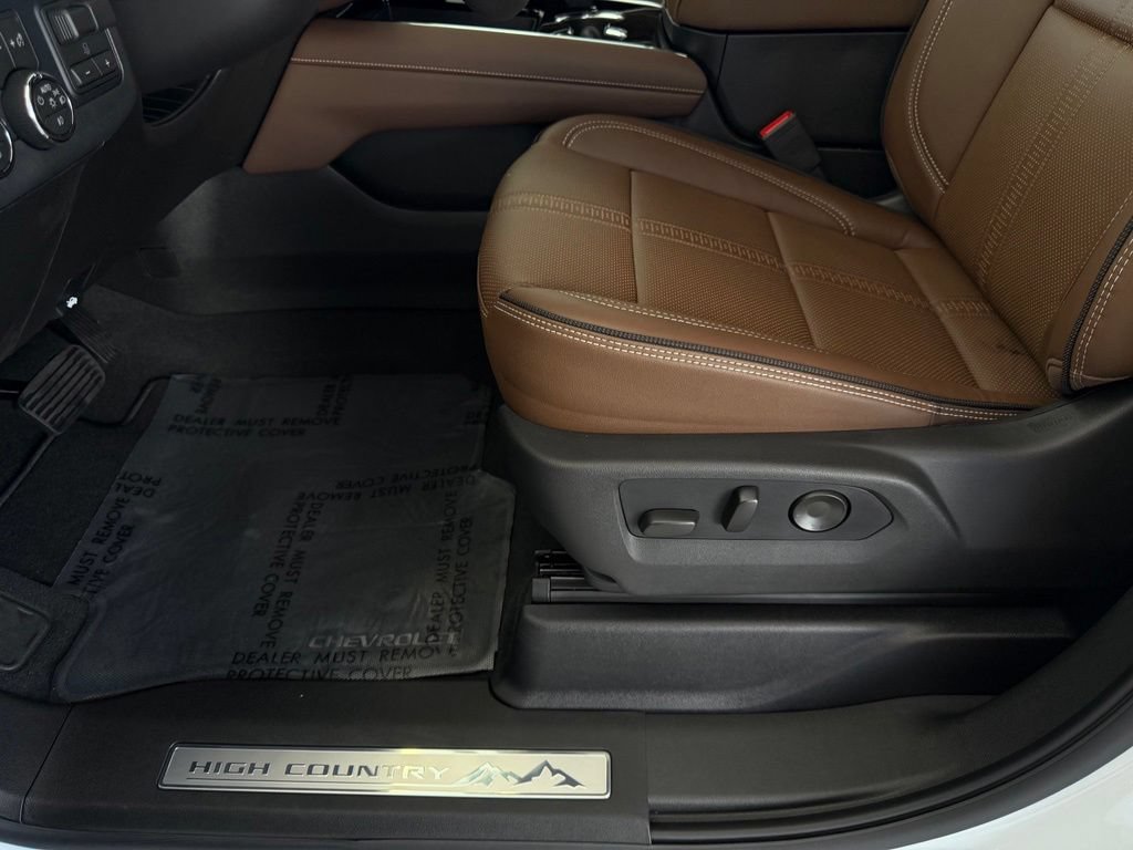 New 2026 Chevrolet Tahoe High Country AWD/4WD image 12