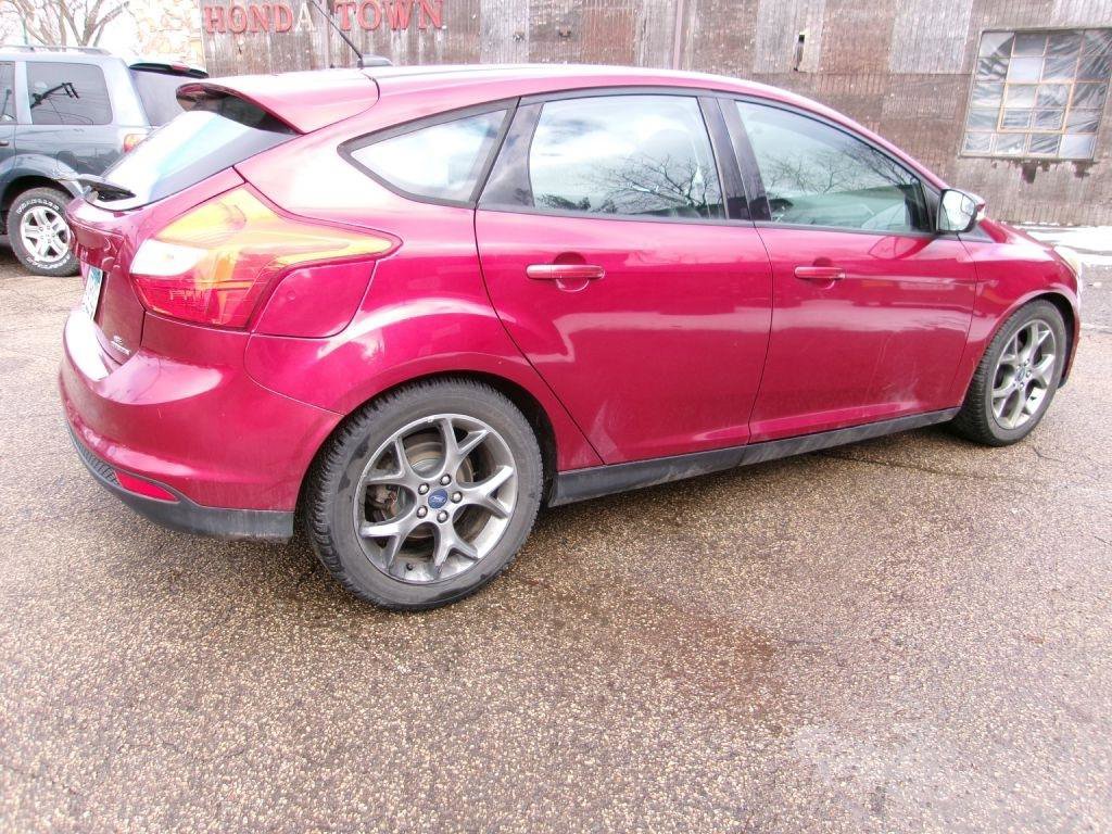 Used 2014 Ford Focus SE w/ Equipment Group 201A image 4