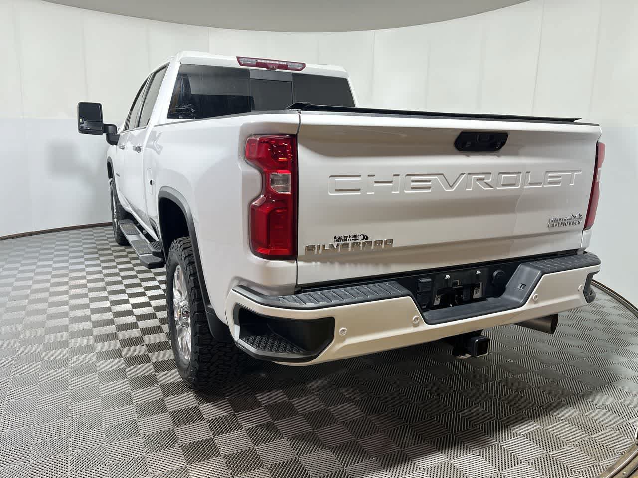 Used 2022 Chevrolet Silverado 2500 High Country w/ LPO, Hitch Package AWD/4WD image 6