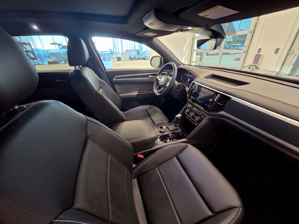 Used 2023 Volkswagen Atlas Cross Sport SEL AWD/4WD image 25