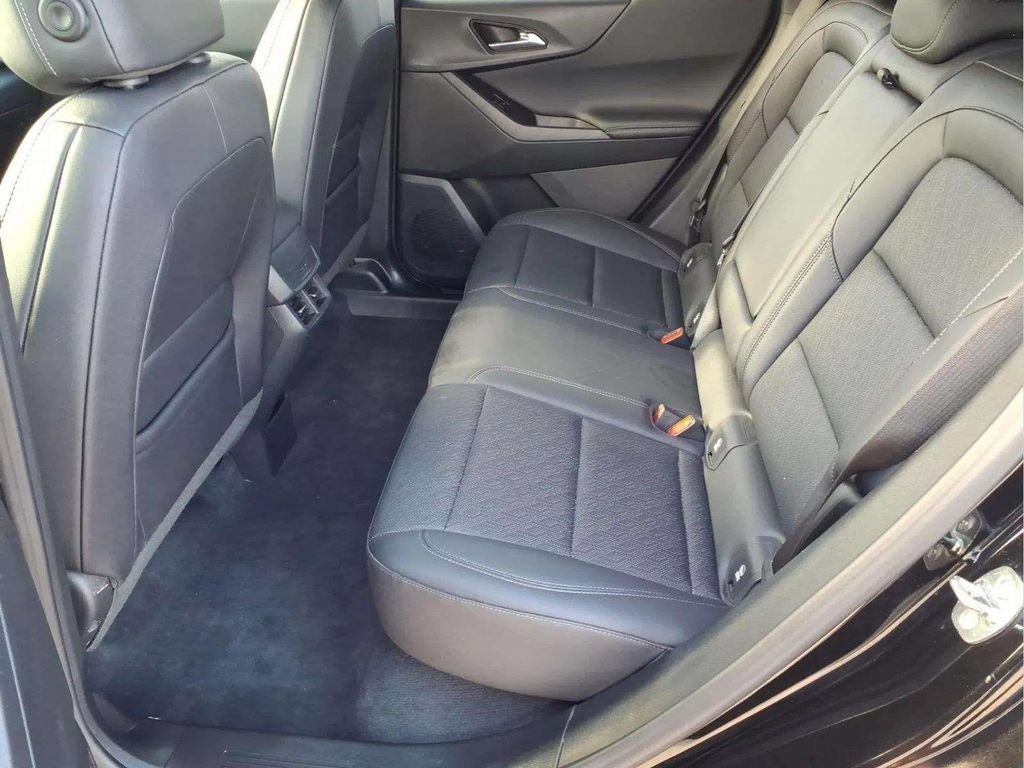Used 2026 Chevrolet Equinox LT w/ Convenience Package II FWD image 14