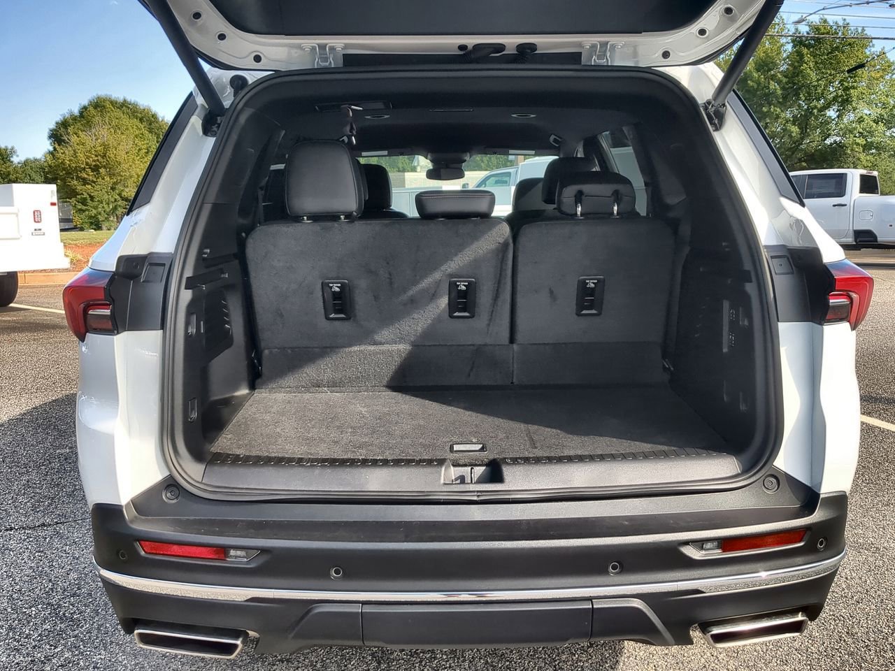 Used 2025 Buick Enclave Preferred w/ Power Package image 26