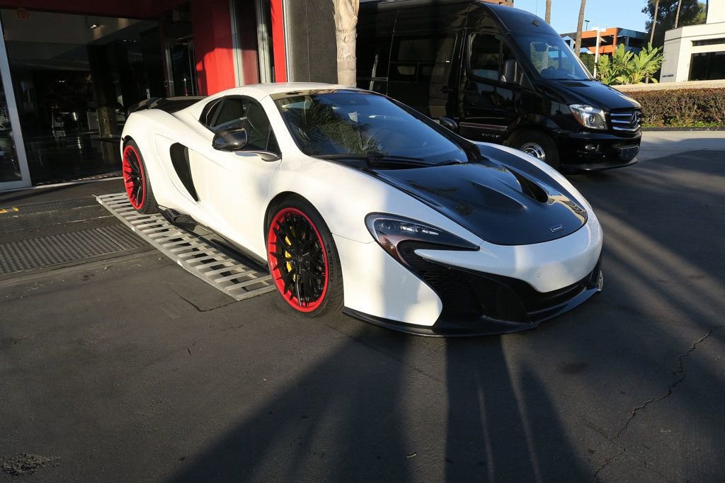 Used 2015 McLaren 650S Spider image 34