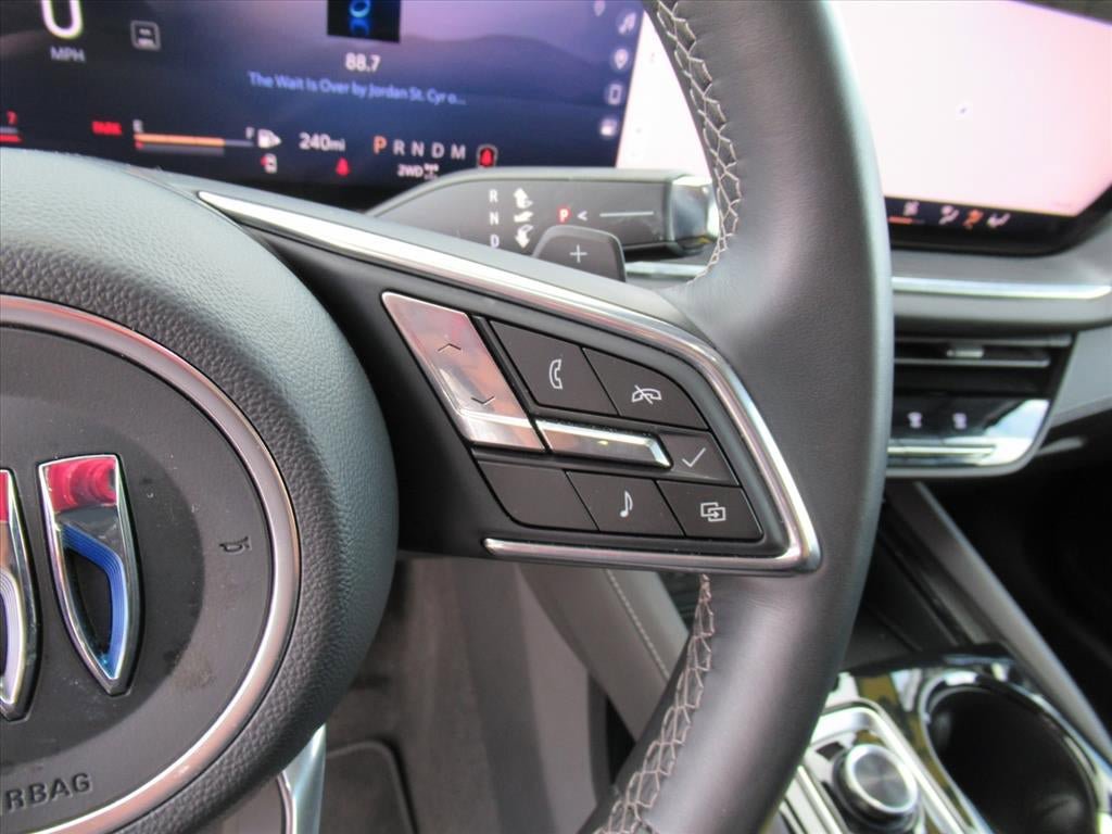 Used 2025 Buick Envision Preferred AWD/4WD image 19