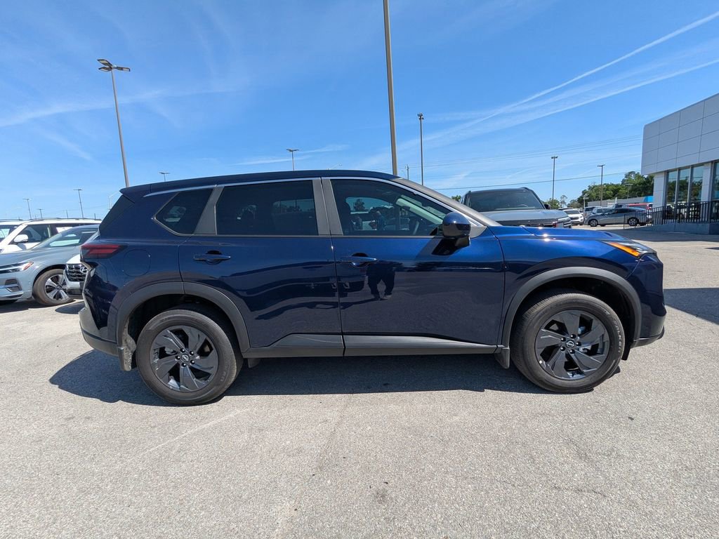 Used 2026 Nissan Rogue SV image 2