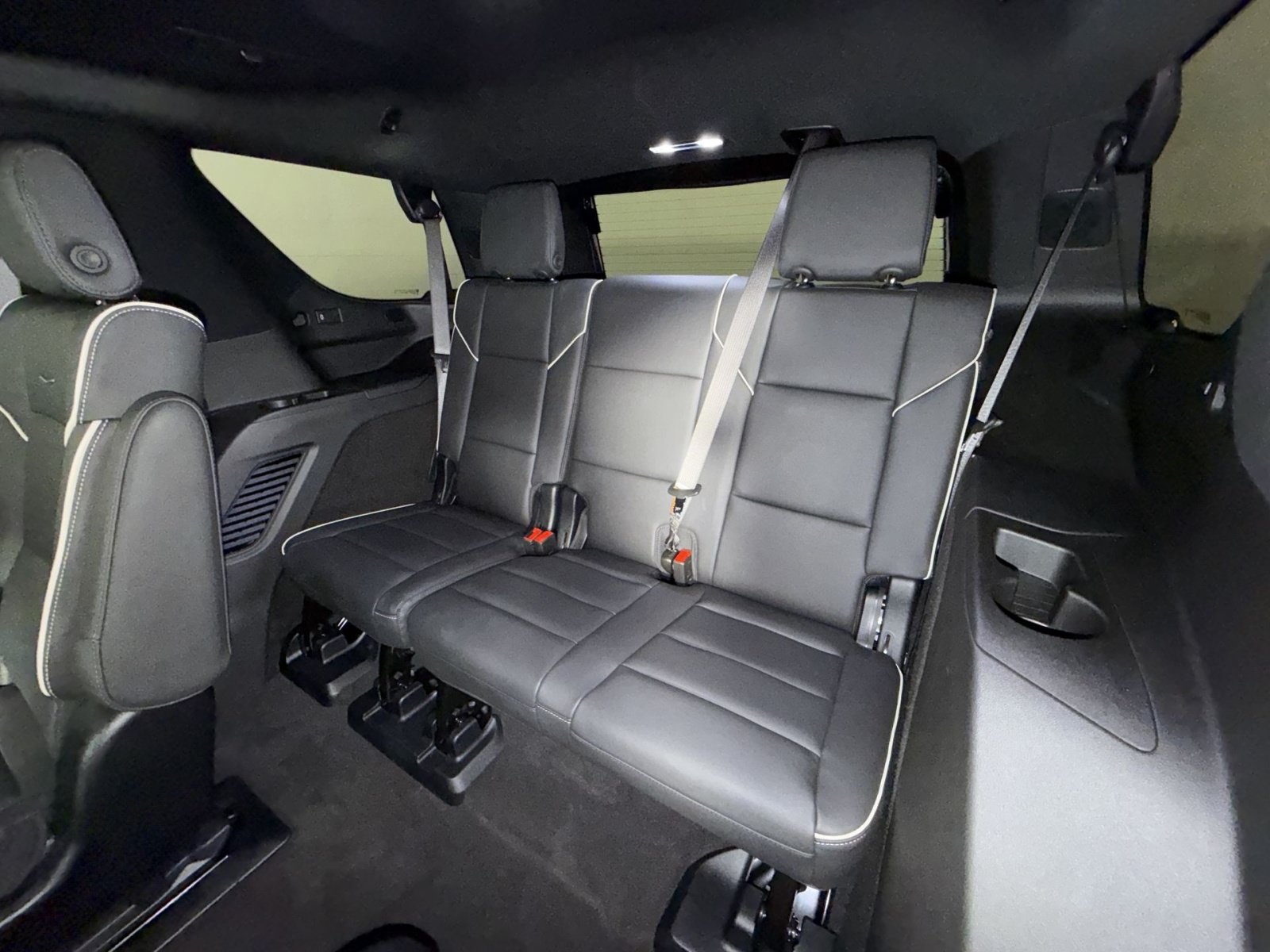 Used 2025 Cadillac Escalade Sport w/ LPO, ONYX Package AWD/4WD image 25