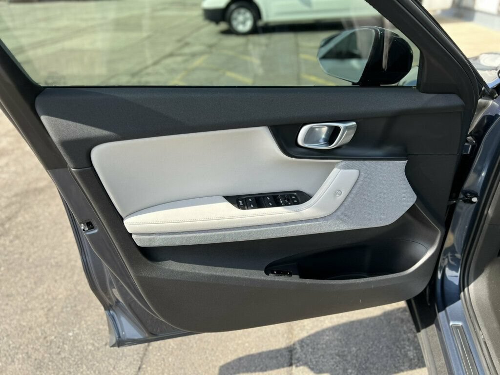 Used 2023 Polestar Polestar 2 w/ Pilot Pack AWD/4WD image 11