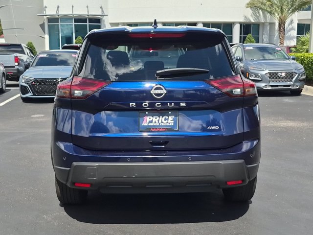 Used 2025 Nissan Rogue SV AWD/4WD image 7