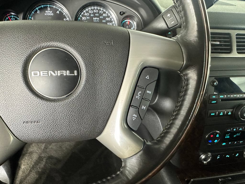 Used 2013 GMC Sierra 2500 Denali w/ Suspension Package, Off-Road AWD/4WD image 12