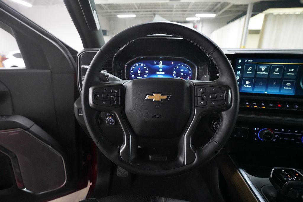 Certified 2023 Chevrolet Silverado 1500 High Country w/ Technology Package AWD/4WD image 4
