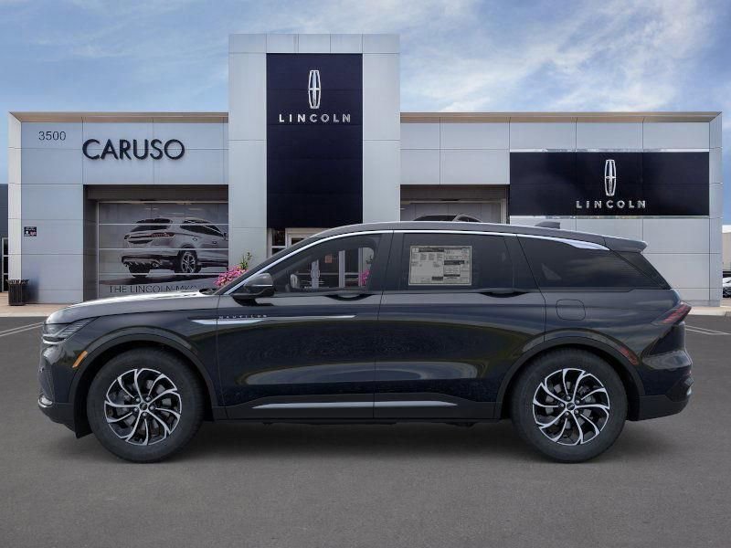 New 2026 Lincoln Nautilus Premier image 3