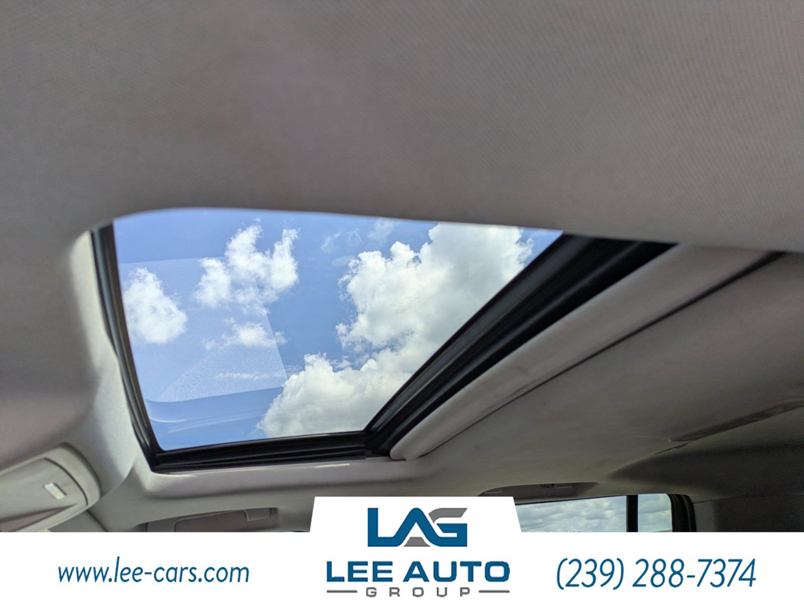 Used 2015 Chevrolet Suburban LTZ RWD image 19