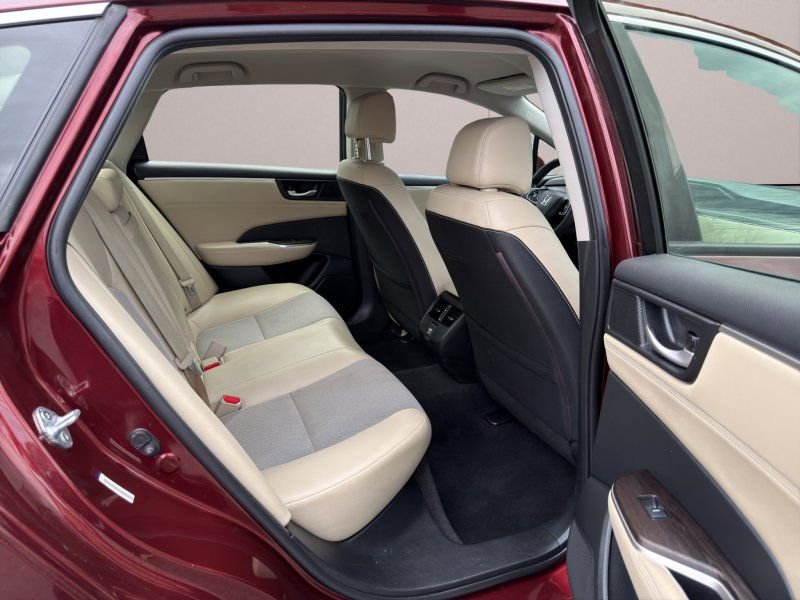 Used 2018 Honda Clarity Plug-In Hybrid image 12