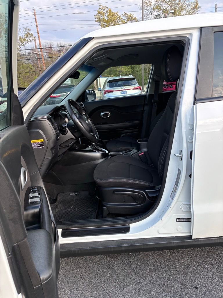 Used 2019 Kia Soul image 22