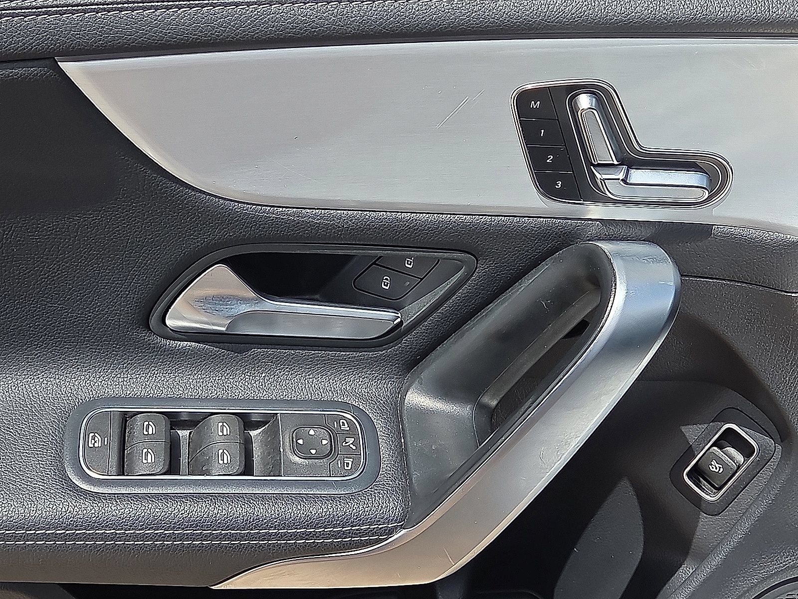 Used 2025 Mercedes-Benz CLA 250 4MATIC image 22