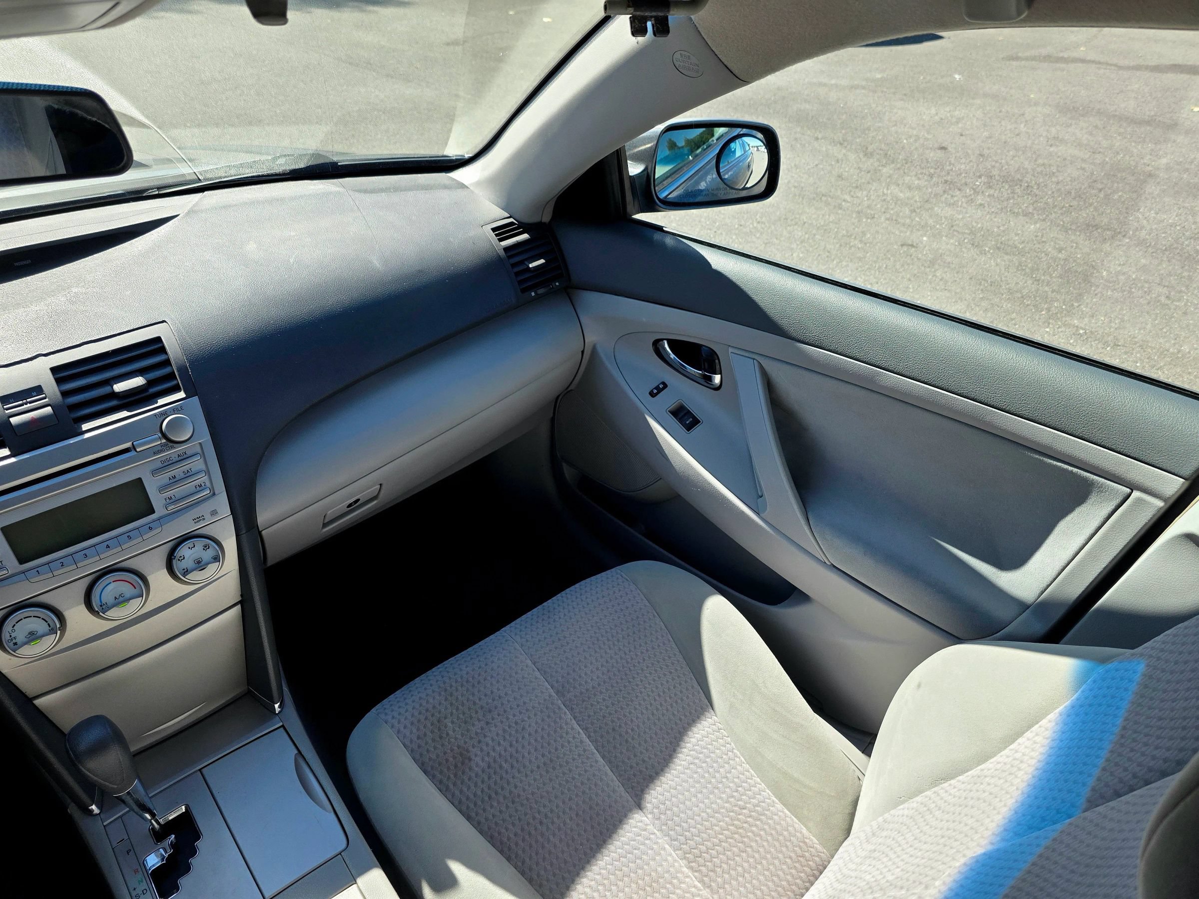Used 2010 Toyota Camry LE FWD image 26