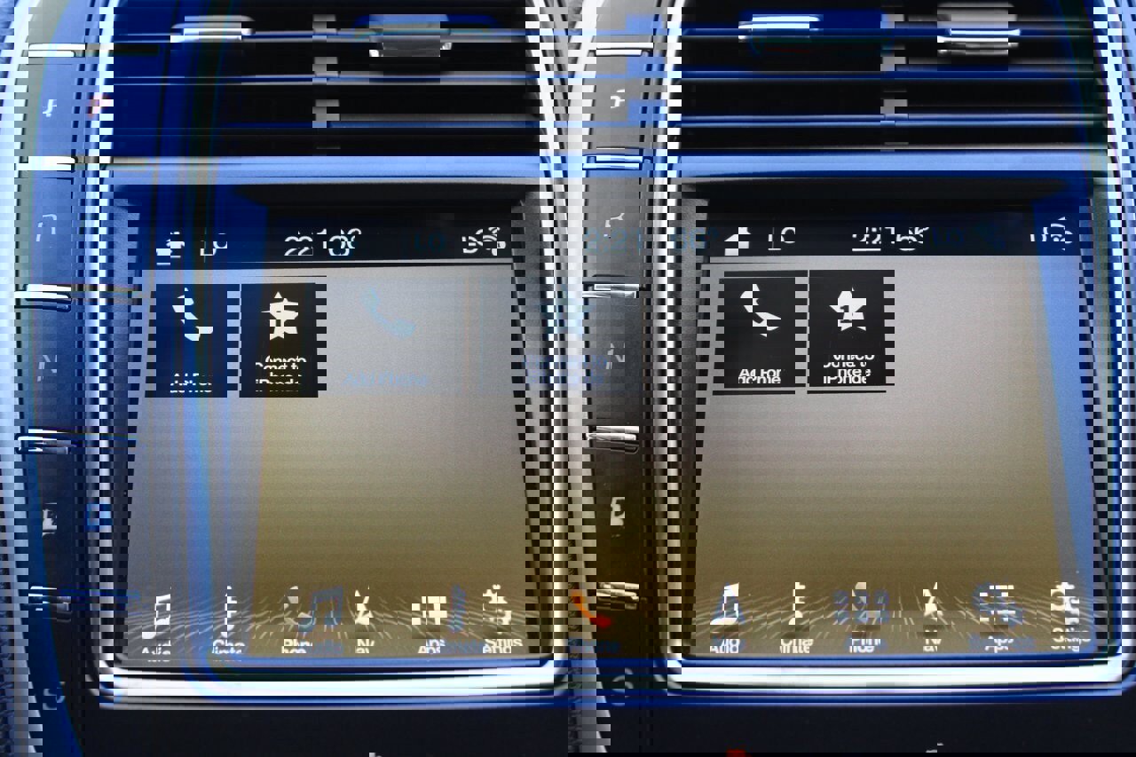 Used 2018 Lincoln MKX Reserve w/ Enhanced Security Package image 21