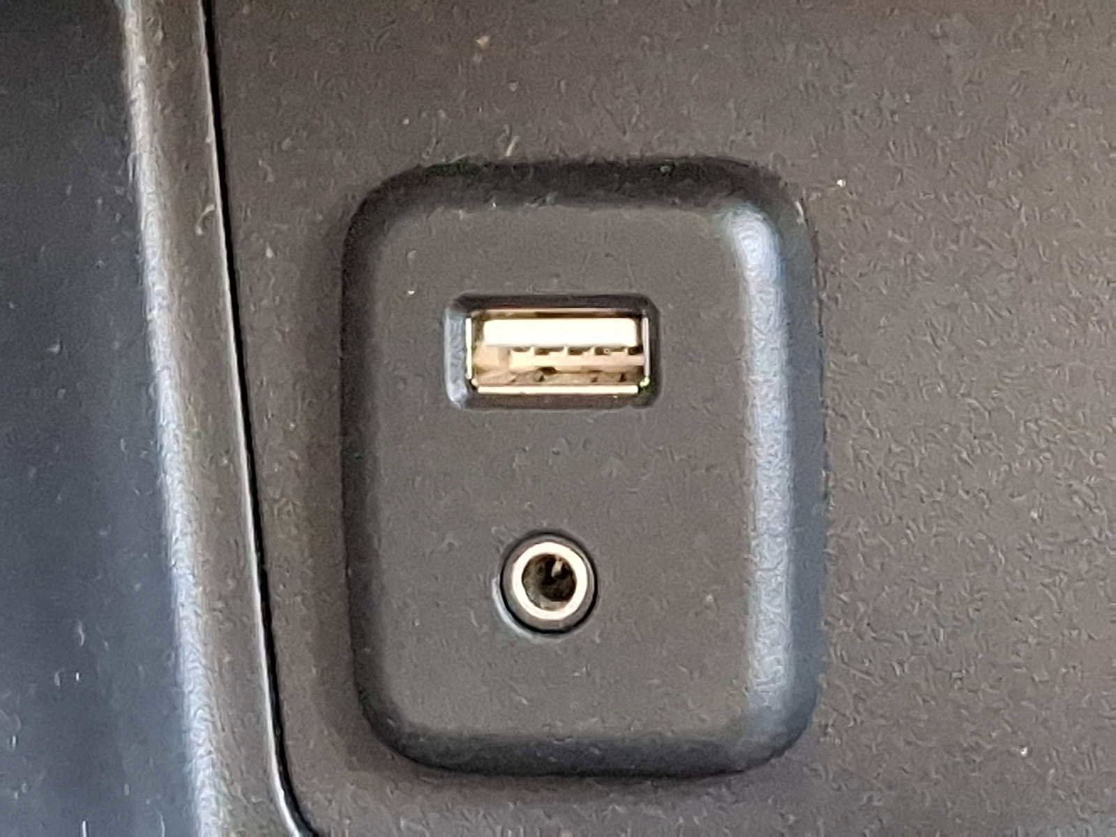 Used 2018 Chevrolet Colorado W/T image 21