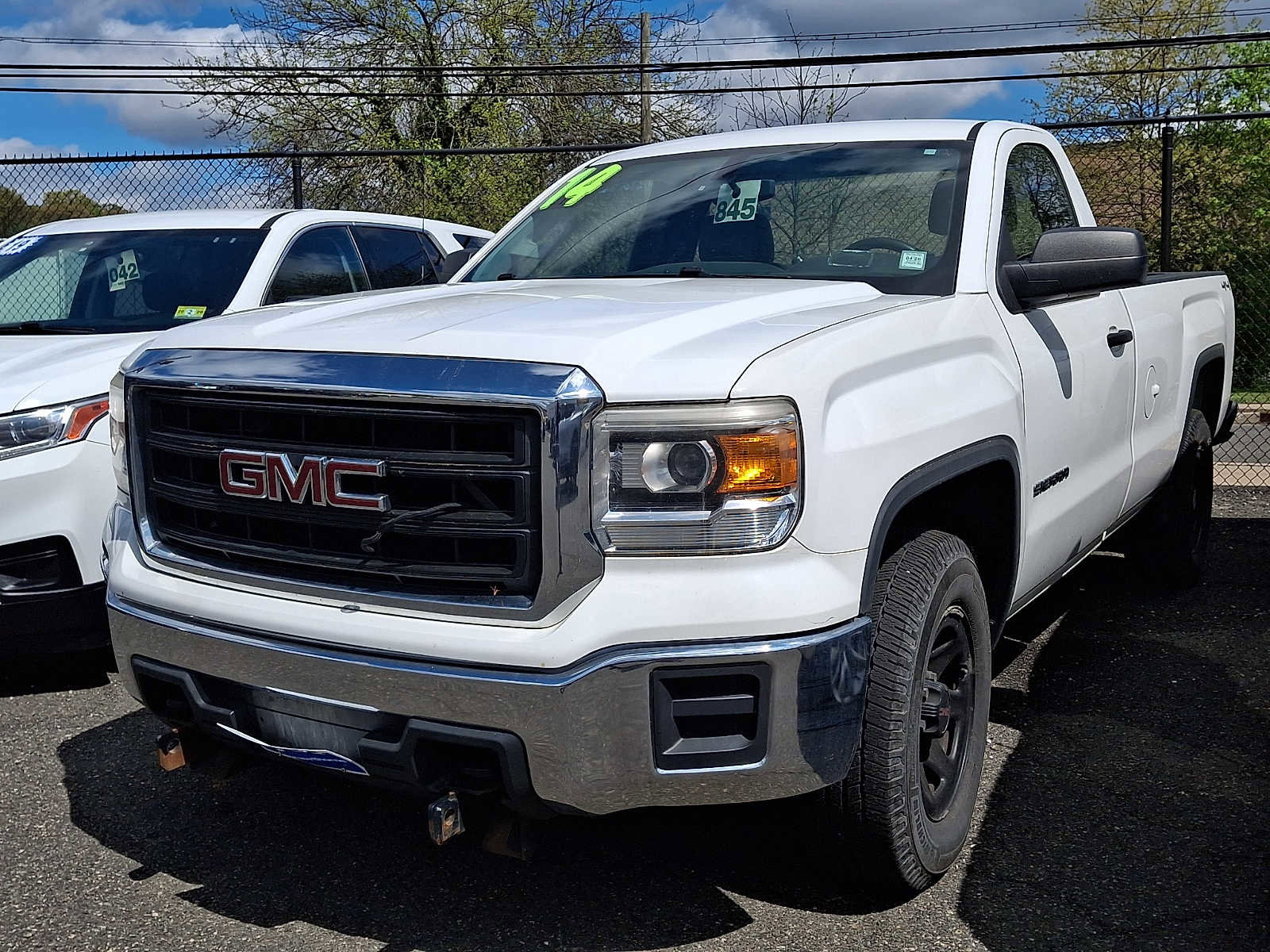 Used 2014 GMC Sierra 1500 4x4 Regular Cab w/ Sierra Convenience Package image 2