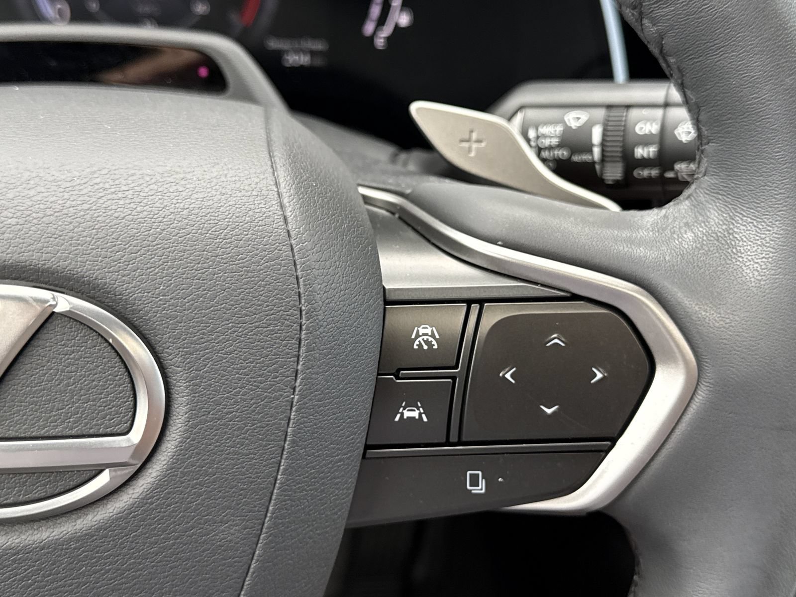 Used 2024 Lexus RX 350 Premium Plus w/ Convenience Package FWD image 21