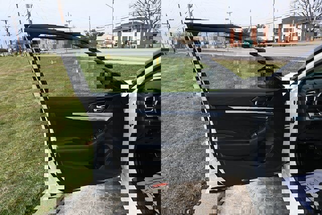 Used 2016 Nissan Maxima SR w/ Midnight Edition image 25