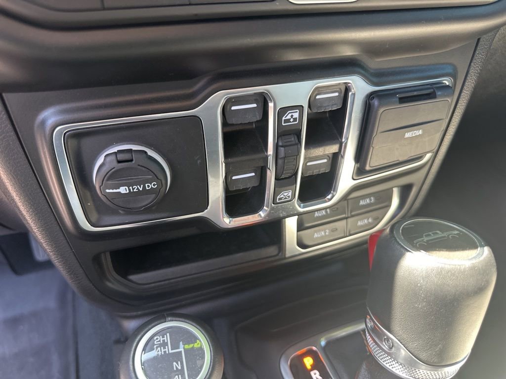 Used 2022 Jeep Gladiator Overland AWD/4WD image 24